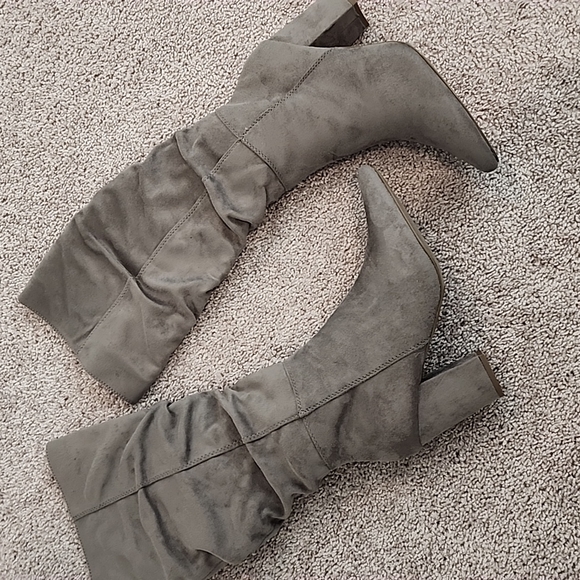 New In Box - JustFab - Hudson heeled boot, grey. Women's 10 - NEW - Picture 4 of 9